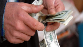 Dolar faiz kararı öncesi düşüşte