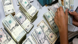 Dolar yeniden vites yükseltti