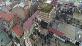 Tarihi handaki kaçak yapılar yıkıldı