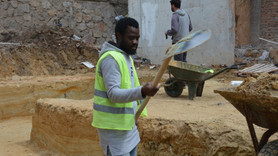 Futbolcu olma hayaliyle geldi, inşaat işçisi oldu