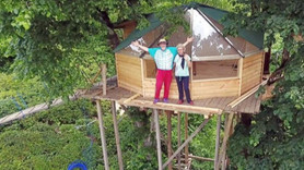 Artvinli mühendis ağaç gövdesine ev yaptı!