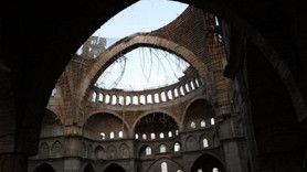 Türkiye'nin 2. büyük camisinde iskele faciası