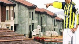 Oturduğu Villaya 19 Fenerbahçeli Talip Oldu!