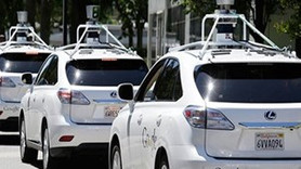 Google'ın sürücüsüz aracı yola çıkıyor