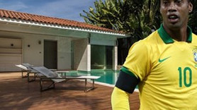 Ronaldinho, evini taraftarlara kiralıyor!