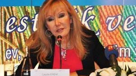 Fuar kraliçesine sürpriz ortak