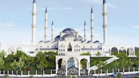 Çamlıca Camisi'ne dev Türk Bayrağı