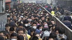 Hava kirliliği Pekin'de hayatı durdurdu!
