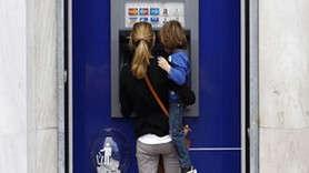 Yunan hükümeti ATM'den çekilen parada kesinti yapabilir!