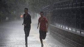 İstanbul'da yaz yağmuru düştü
