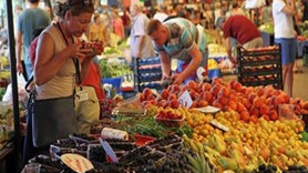 Çileğe çilek kokulu sprey!