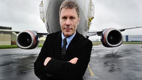 Iron Maiden'ın solisti Bruce Dickinson Cibuti Havayolları'nı yönetecek