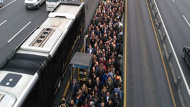 Zeytinburnu metrobüs durağı kapandı! Merter durağı çileye döndü
