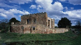 İngiltere'de bulunan Astley Kalesi lüks villaya dönüştürüldü