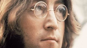 John Lennon'un bir tutam saçına rekor para
