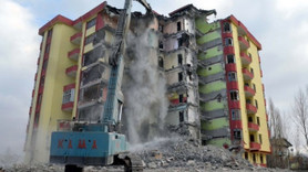 İzmit Belediyesi ağır hasarlı binaların yıkımını hızlandırdı