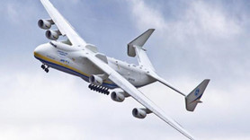 Dünya'nın en büyük uçağı Mriya ilk seferini yaptı!