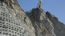 Dünyanın en yüksek üçüncü barajında çalışmalar yarılandı