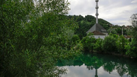Yüzyıllardır ayakta olan Bosna'nın ada camisi!