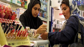 İran'da ilk! Kredi kartı kullanımı başladı