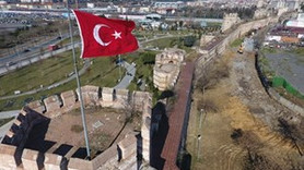 İstanbul'un yıllara meydan okuyan surları