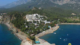 Antalya'da icradan satılık 5 yıldızlı tatil köyü