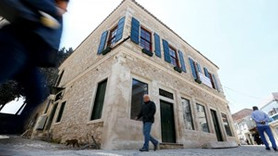 İzmir'in taş evleri dudak uçuklatıyor