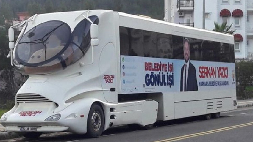 AK Parti'den 'Transformer' temalı seçim otobüsü