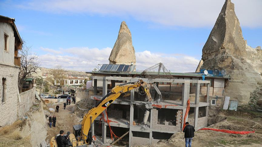 Peribacaları bölgesindeki inşaatlar yıkıldı