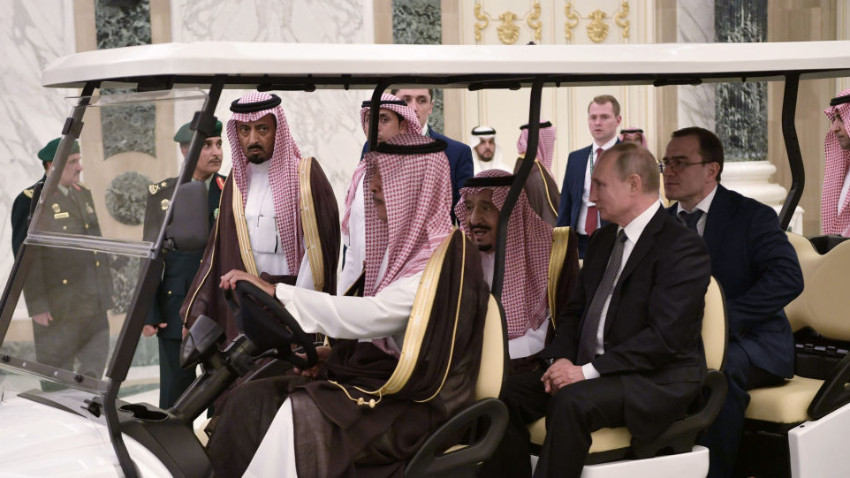 Putin ve Suudi Kral Abdülaziz anlaşmayı imzaladı