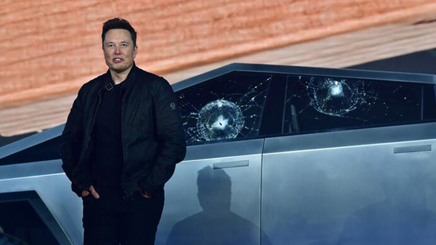Kırılmaz denilen zırhlı camları tanıtımda kırıldı! Elon Musk'ın zor anları!