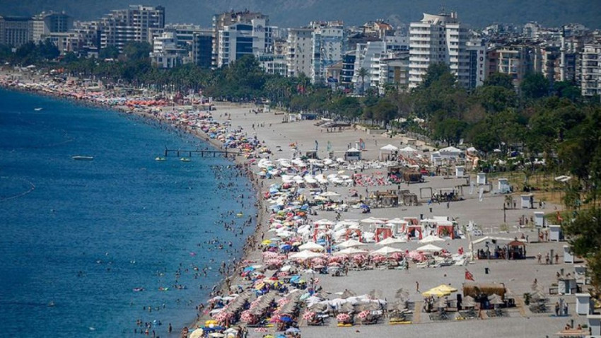 Antalya, ilk kez 15 milyon turisti gördü