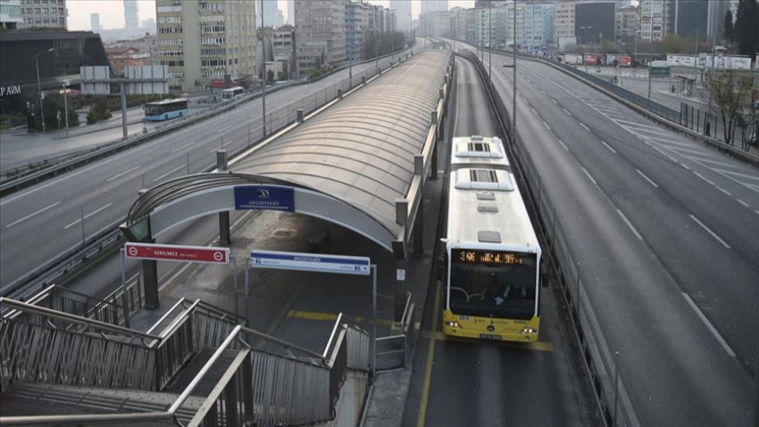 İstanbul'da toplu taşıma devam ediyor