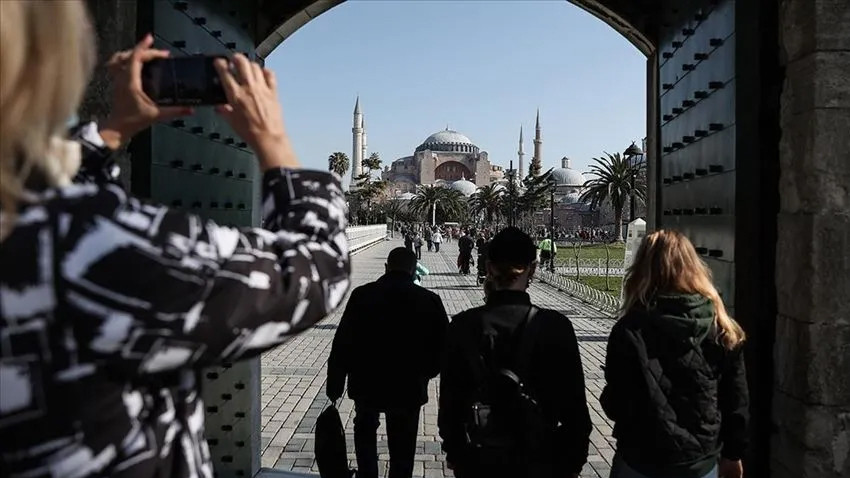 Türkiye'de yaşayan yabancı sayısı belli oldu: En az yabancı hangi ilimizde?