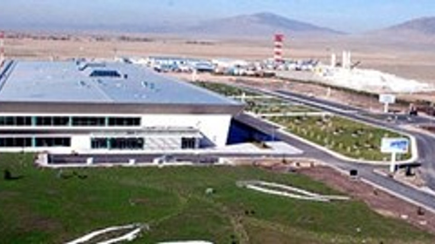 Türkiyenin ilk bölgesel havaalanı açıldı!