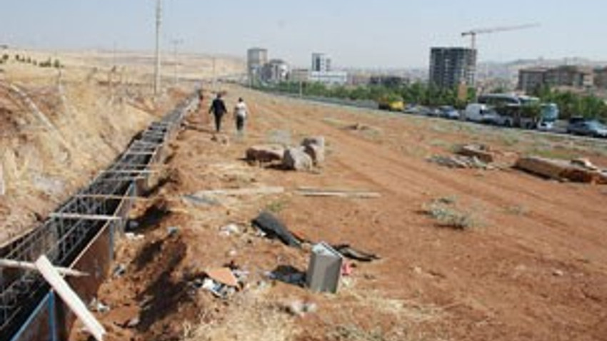 Diyarbakır OSB'ye rant engeli Teşviklerden yararlanmak için Diyarbakır'a gelen 140 yatırımcıya OSB içinde fabrika arsası bulunamadı.