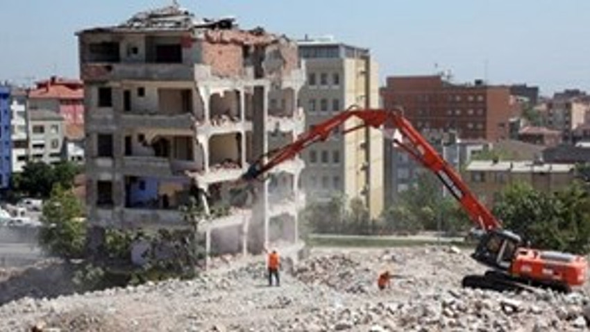 Esenler kentsel dönüşüm'de son bina yıkıldı