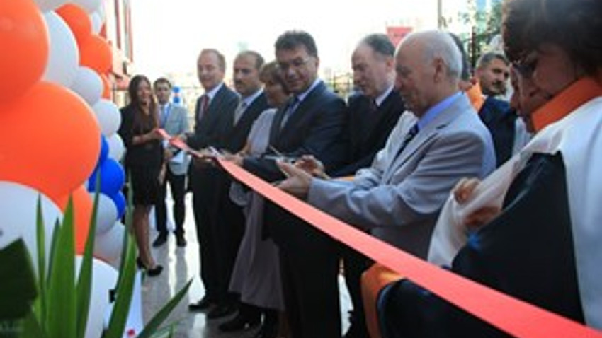 Ataşehir'in ilk yükseköğretim kurumu açıldı!