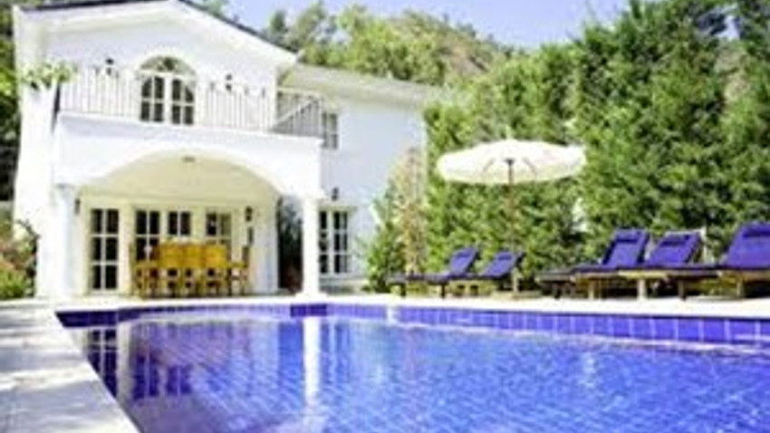Ev deyince bahçeli havuzlu villa!