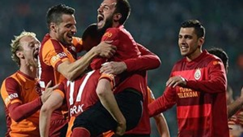 Galatasaray'ın göğsü için iki dünya devi kapışıyor!