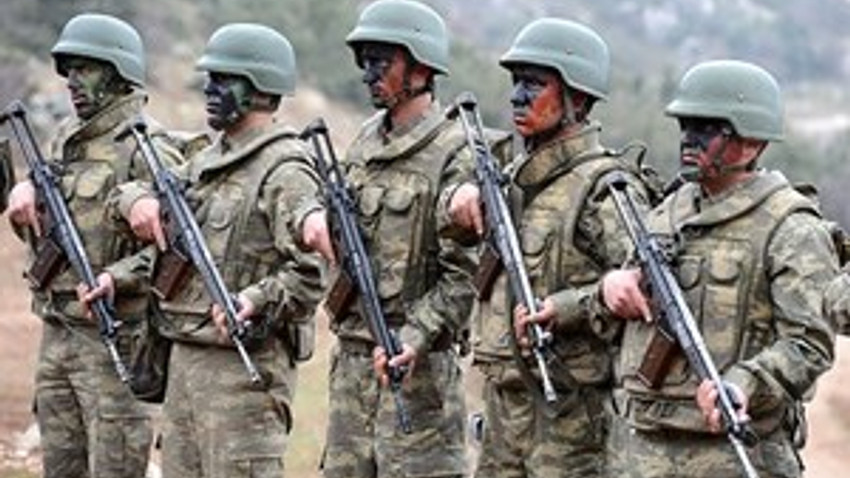 TSK, 4 bin liraya sözleşmeli asker alıyor