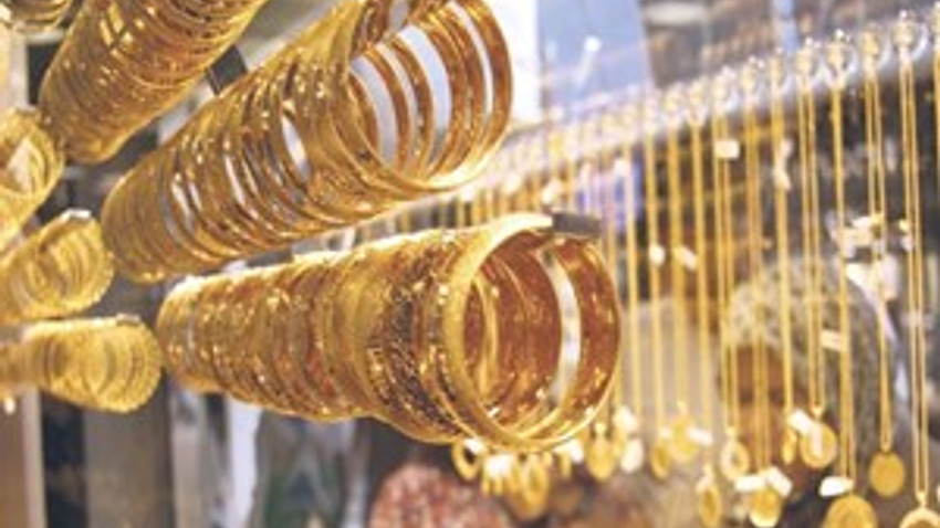 Altının sağı solu belli olmuyor!