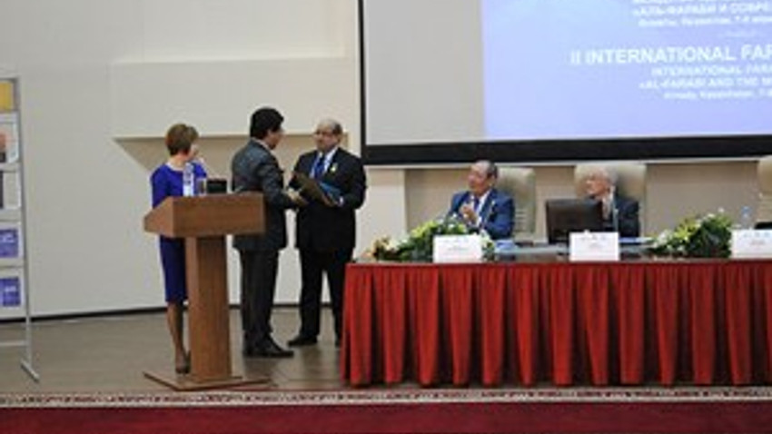 Prof.Dr. Bekir Karlığa'ya Kazakistan'dan büyük onur!