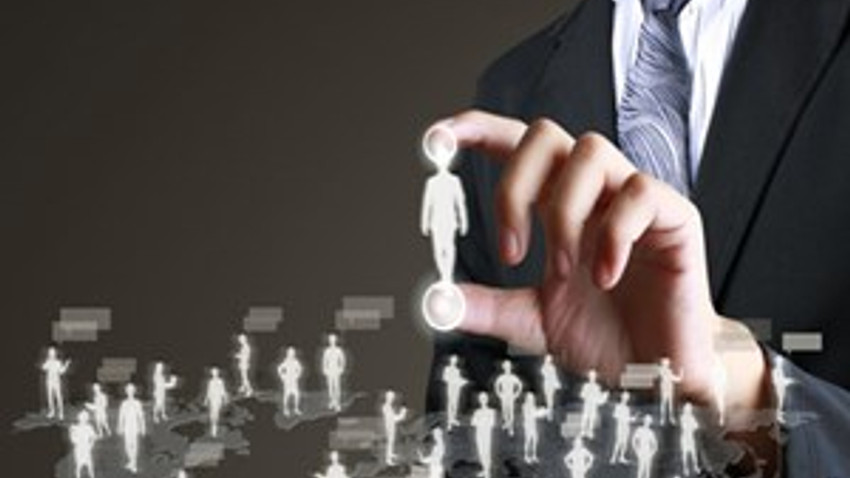 O bakan internetten iş arıyor