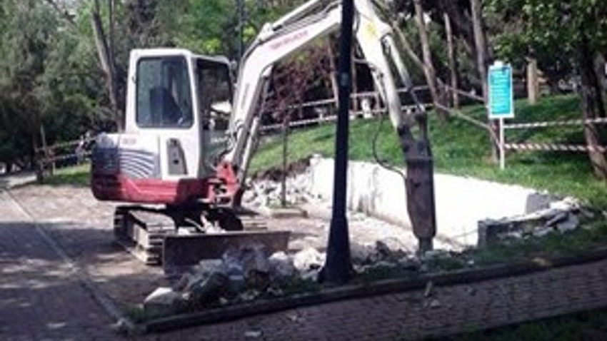 Beşiktaş'ta iş makinesi hareketliliği