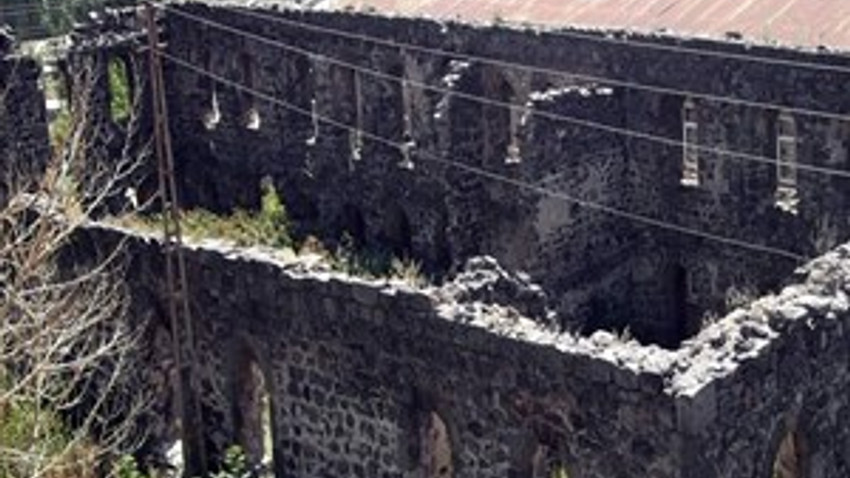 Tarihi eser kaderine terk edilmiş!