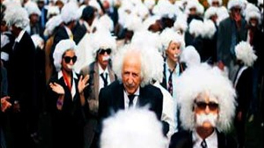ABD'de herkes Einstein oldu!