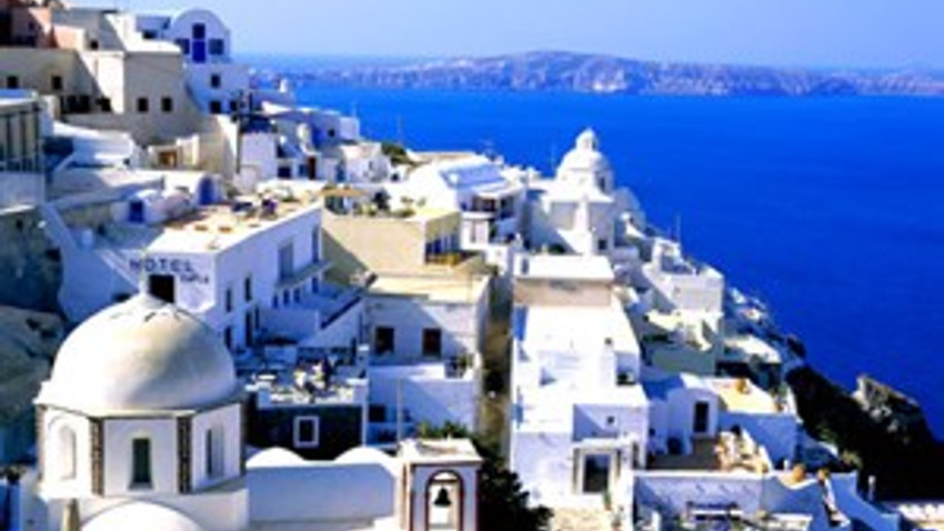 Yunanistan adalarını satıyor! Anjelina ve Brad'in gözdesi...