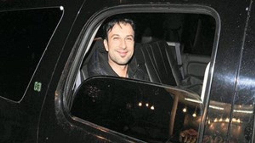 Tarkan o otomobilini elden çıkardı