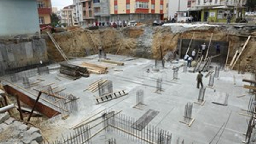 Arnavutköy Yeşil Cami'nin yapımına yeniden başlandı!